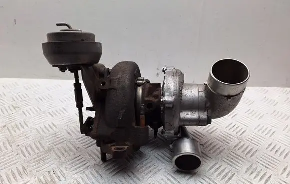 Toyota Corolla Verso AR10 Turbo 172010R022 07080100617 172010R021