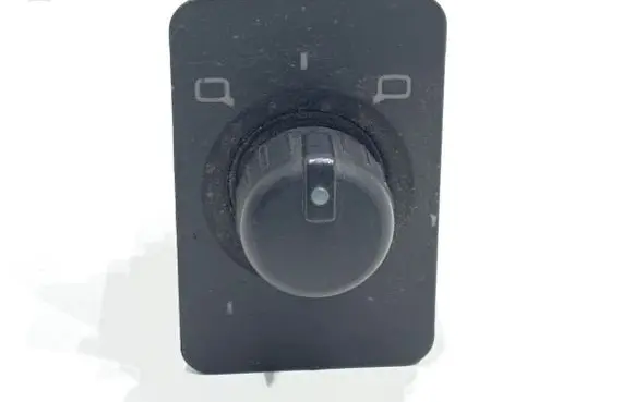 Wing mirror switch