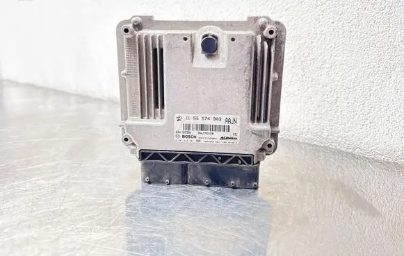 Opel Insignia A Engine control unit/module 55574903 55573560 028101670