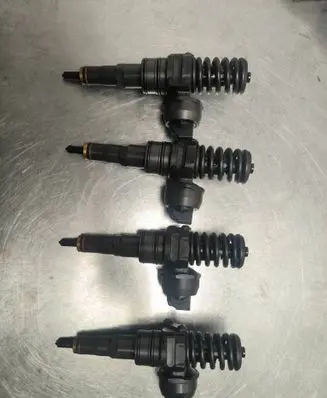 Skoda Fabia Mk1 (6Y) Fuel injectors set 038130073AG