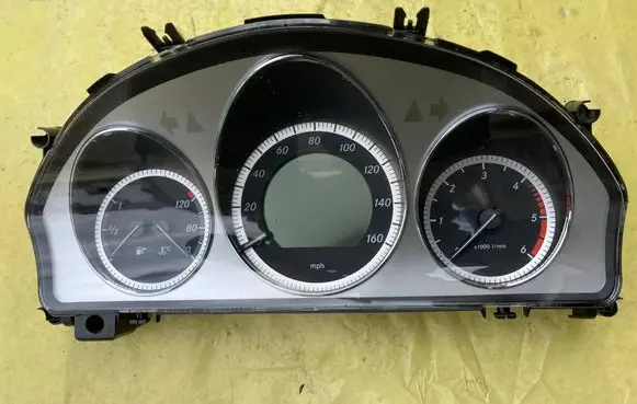 Mercedes-Benz C AMG W204 Speedometer (instrument cluster) A2049004402 A2044403211 A2129020302