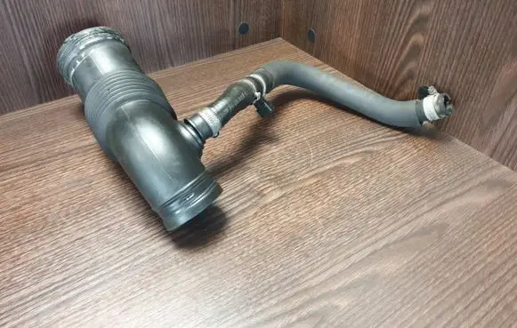 Iveco Daily 35 - 40.10 Air intake hose/pipe 504135455