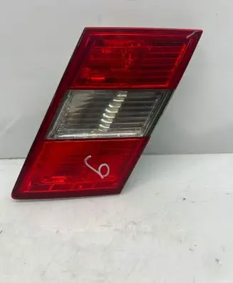 Tailgate rear/tail lights