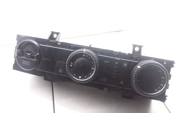 Mercedes-Benz Sprinter W906 Climate control unit A9069063600KZ C9946008