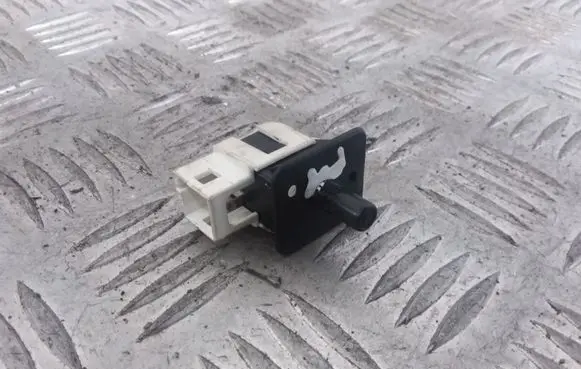 Mercedes-Benz E W210 Front door sensor 2028209410 30011501