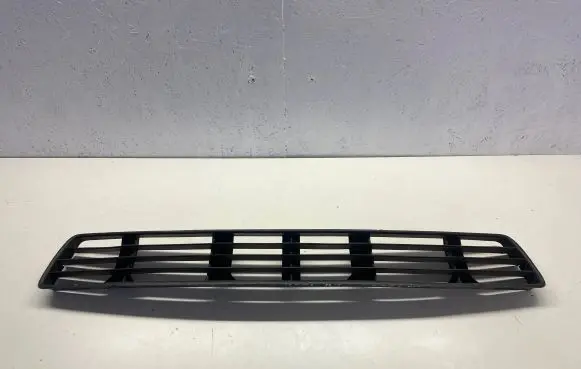 Audi A4 S4 B5 8D Front bumper lower grill 8D0807683