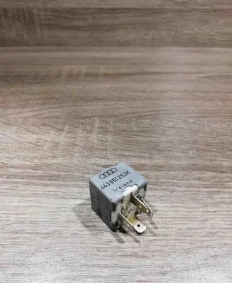 Audi 100 S4 C4 Other relay 443951253K 899512 214SILVER