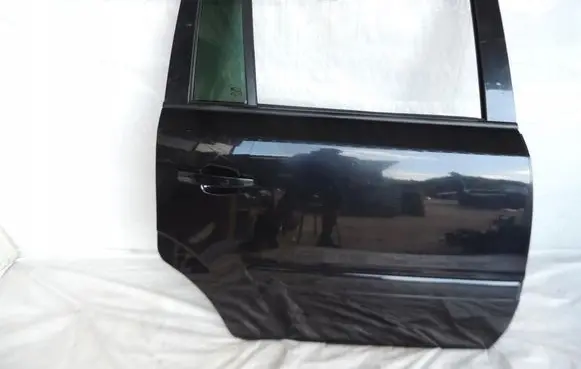 Opel Zafira B Rear door