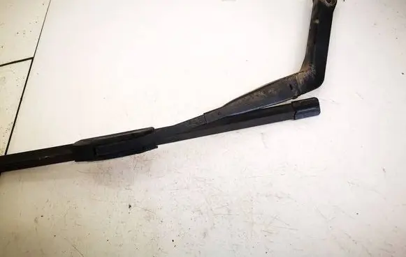 Nissan X-Trail T30 Rear wiper blade arm 