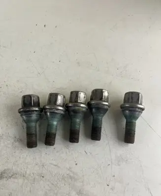 Jeep Cherokee Nuts/bolts 