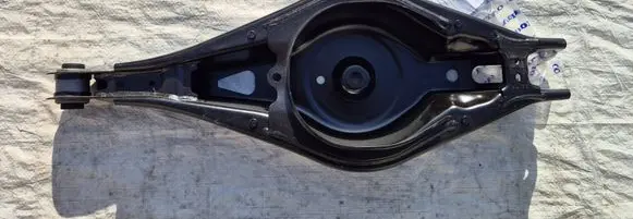 Volvo XC40 Rear control arm 32221199