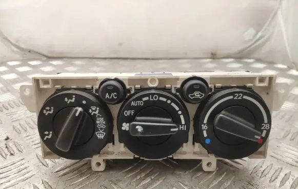Toyota Avensis T220 Interior fan control switch 5590005091