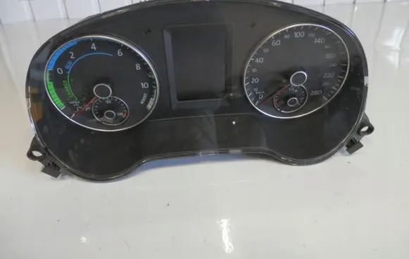 Volkswagen Jetta VI Speedometer (instrument cluster) 5C6920873B