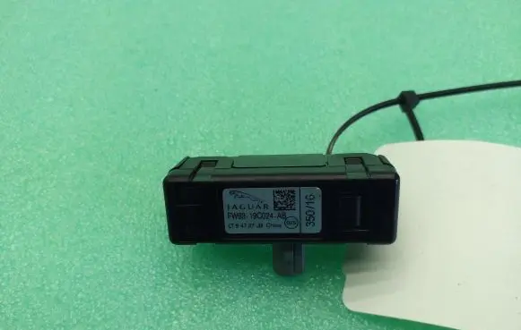 Jaguar F-Pace Aerial antenna amplifier FW9319C024AB