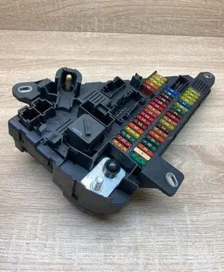 BMW 5 E60 E61 Fuse module 9138830 518956057