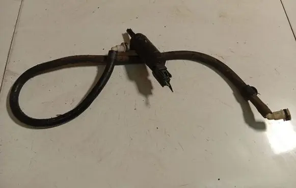 Ford Focus Headlight washer pump 5W9313K082AA