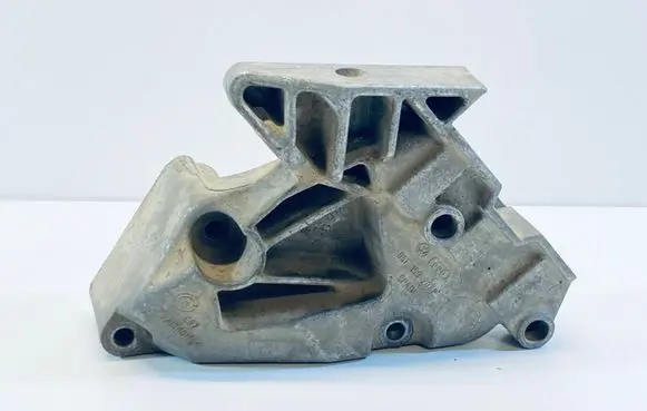 Audi A3 S3 8P Engine mounting bracket 06F199207P