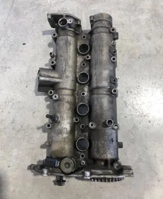 Volkswagen Golf V Rocker cam cover 03C103475AL