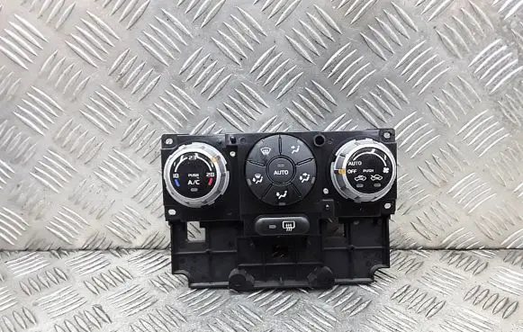 Suzuki Grand Vitara II Climate control unit 3951065J84CAT