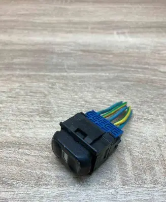 Peugeot Partner Electric window control switch 3415R7K30 WithPlug