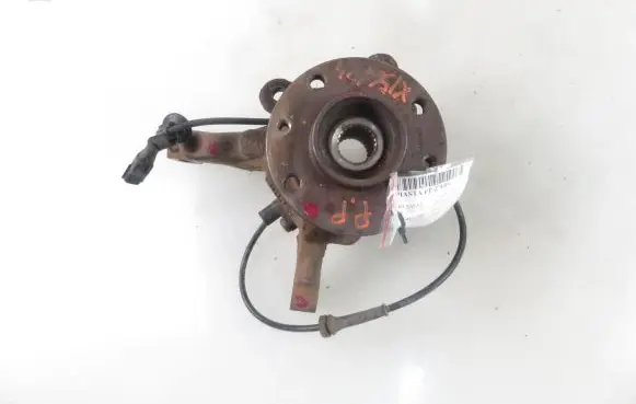 Renault Twingo II Front wheel hub spindle knuckle