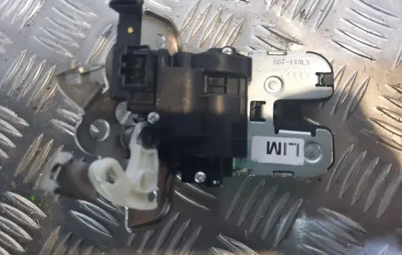 Audi A6 S6 C7 4G Tailgate/trunk/boot lock/catch/latch 4H0827505