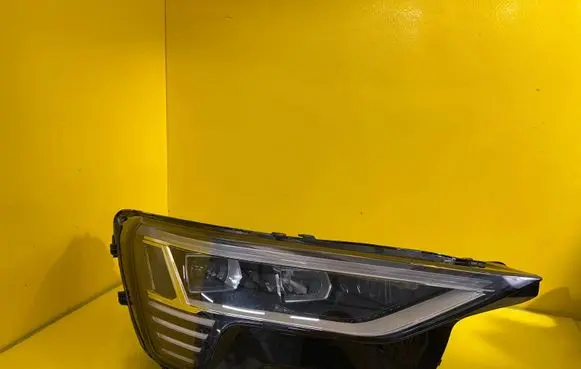 Audi E-tron GT Headlight/headlamp 4KE941040