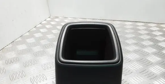 Volvo XC40 Cigarette lighter rear 31469045