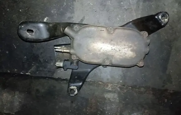 Jeep Grand Cherokee Fuel filter housing 68084905AG