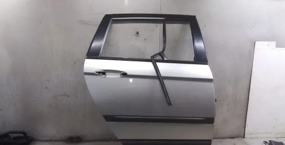 Chrysler Pacifica Rear door