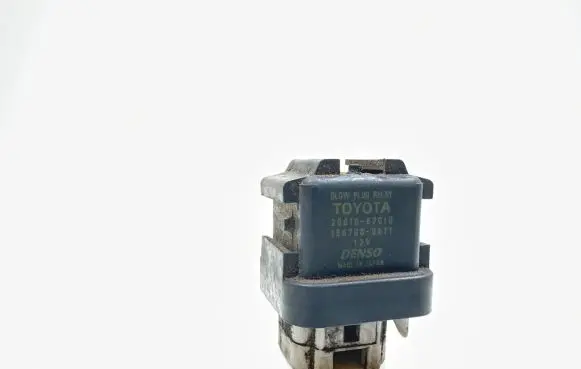 Toyota Avensis T250 Glow plug pre-heat relay 2861067010 1567000671