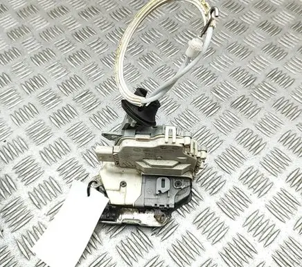 Audi Q7 4L Coupe door lock (next to the handle) 8J2837015C