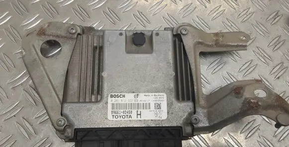 Toyota Yaris Engine control unit/module 896610D450