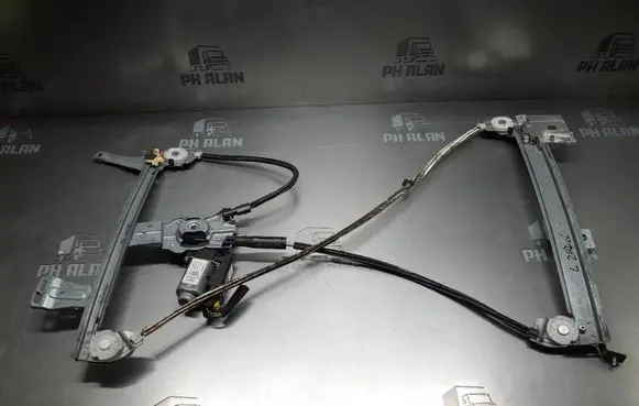 Peugeot 207 CC Front door window regulator with motor 9673835380 402275A 440904