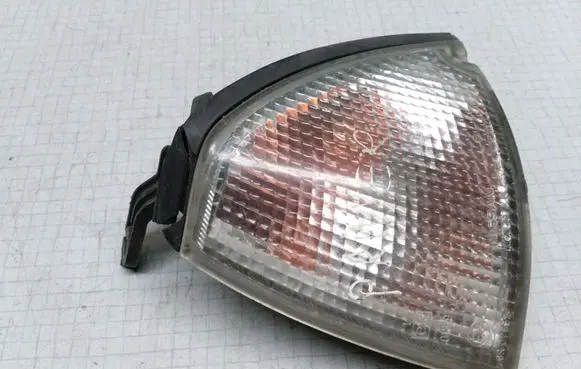 Nissan Primera Front indicator light 21024548 6R019524