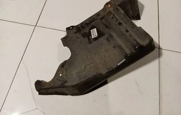 Nissan Almera Tino Engine splash shield/under tray 758944U0000