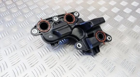 Toyota Yaris XP210 Oil breather separator 12211F3010 1221115060