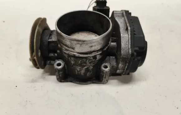 Audi A6 S6 C5 4B Throttle valve 078133063AK