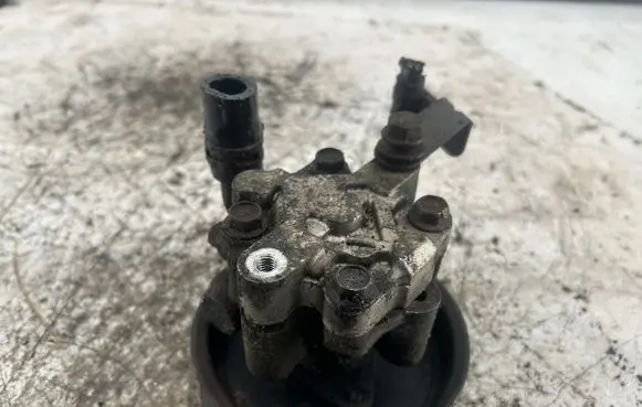 Renault Trafic II (X83) Power steering pump 8200357347