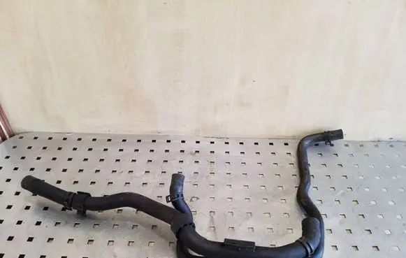 Skoda Superb B6 (3T) Engine coolant pipe/hose