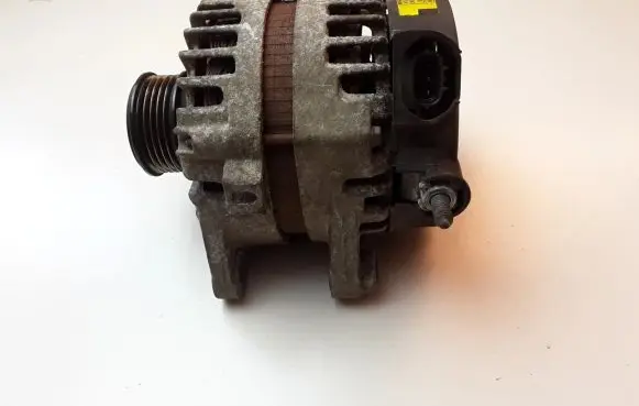 KIA Rio Generator/alternator 373002A850