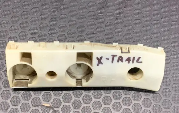 Nissan X-Trail T31 Bumper support mounting bracket corner 