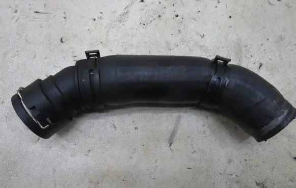 Jaguar XJ X351 Engine coolant pipe/hose