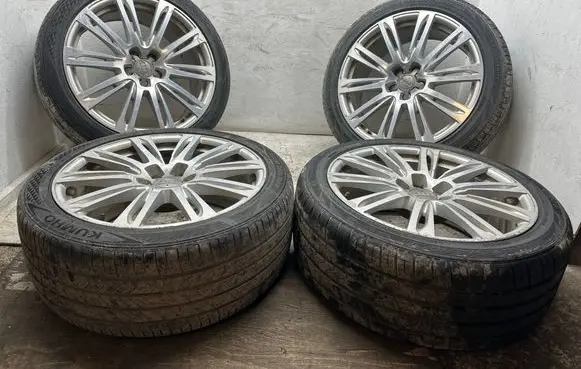 Audi A8 S8 D4 4H R20 alloy rim 4H0601025N