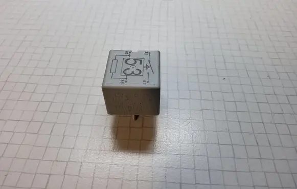 Volkswagen PASSAT B6 Other relay 141951253B