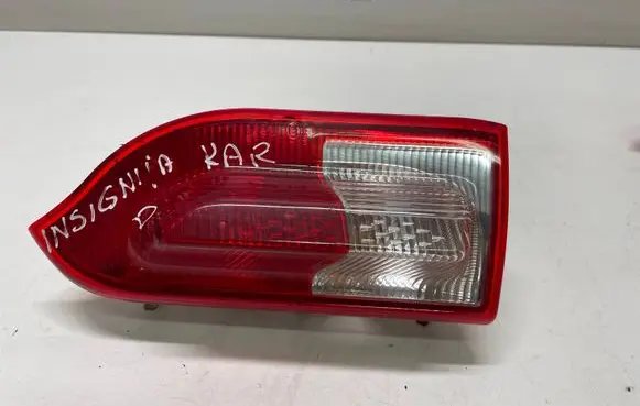 Tailgate rear/tail lights
