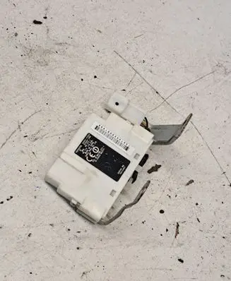 Toyota Prius (XW20) Door central lock control unit/module 8999247020