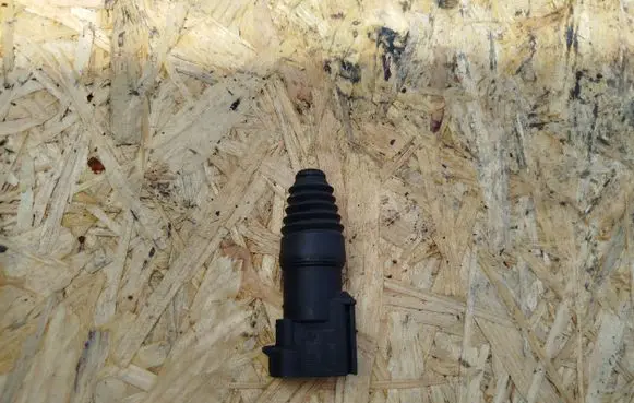 Saab 9-5 Bonnet alarm switch sensor 90355463