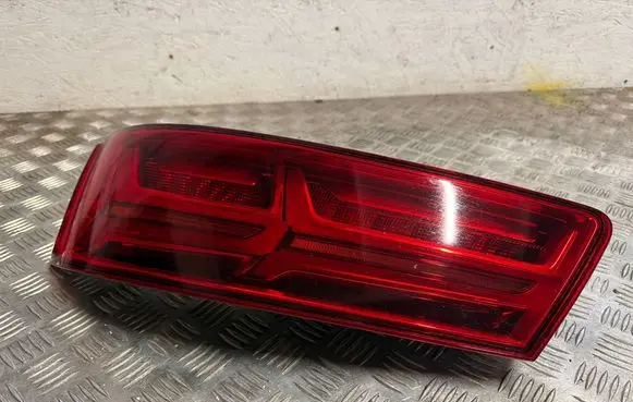 Audi Q7 4M Tailgate rear/tail lights 4M0945093M