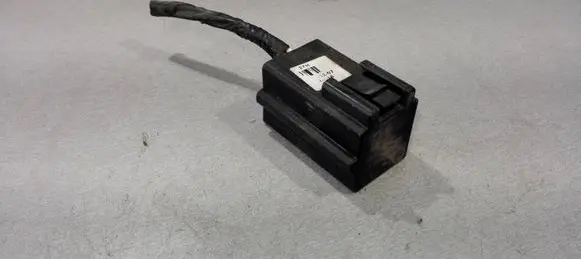 Opel Zafira B Coolant fan relay 13119468 ZUS50
